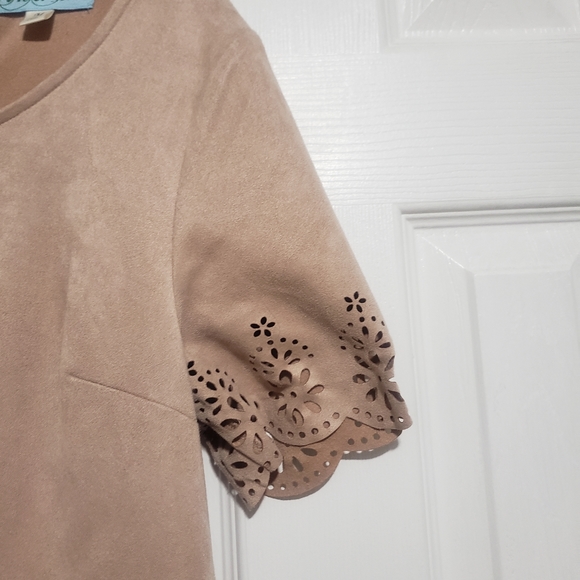 Cute blush pink dress - Picture 2 of 4